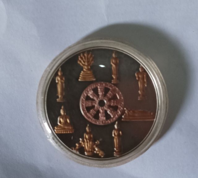 เหรียญพื้นเงินมีรูปพระแก้วมรกต พระชินราช พระพุทธโสธร รูปที่ 6