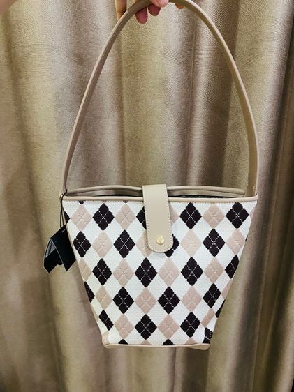 กระเป๋าLYN Bucket Bag  งานเทียบ สีลายน้ำตาล ขาว ของใหม่ รูปที่ 11