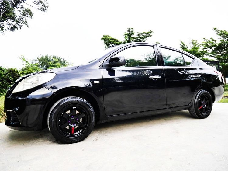 รถ Nissan Almera 1.2 V สี ดำ