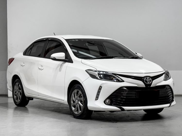 Toyota Vios 2021 1.5 Mid Sedan เบนซิน เกียร์อัตโนมัติ ขาว รูปที่ 3