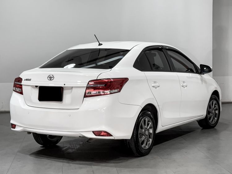 Toyota Vios 2021 1.5 Mid Sedan เบนซิน เกียร์อัตโนมัติ ขาว รูปที่ 4