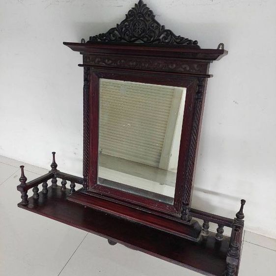 ชั้นไม้แขวนฝาผนัง