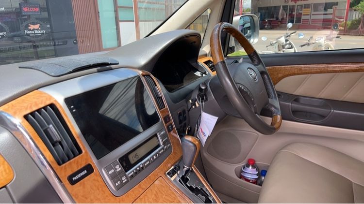รถ Toyota Alphard 3.0 V6 สี เทา