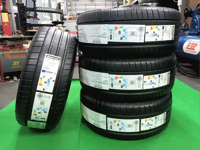 Bridgestone 245 50 18 ปลายปี24 ยางใหม่ค้างปี ประกันบวม 2 ปี ใส่ฟรี-ส่งฟรี ชุดละ 25000.-