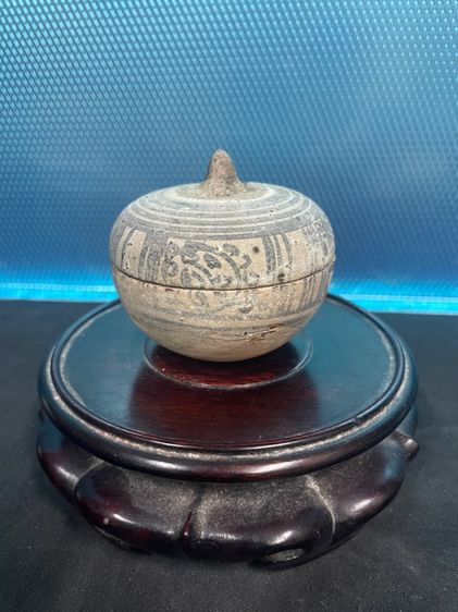 โถฝา ลายดำใต้เคลือบ บ้านป่ายาง ศรีสัชนาลัย พุทธศตวรรษที่ 21 รูปที่ 4