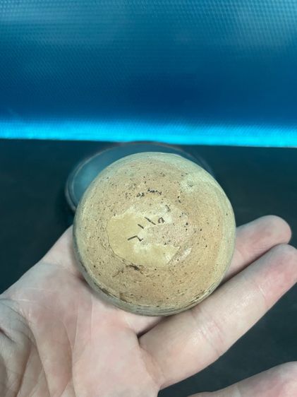 โถฝา ลายดำใต้เคลือบ บ้านป่ายาง ศรีสัชนาลัย พุทธศตวรรษที่ 21 รูปที่ 9