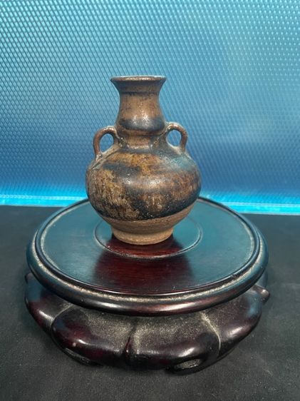 กระปุกน้ำเต้าเคลือบสีน้ำตาล บ้านป่ายาง ศรีสัชนาลัย พุทธศตวรรษที่ 21 