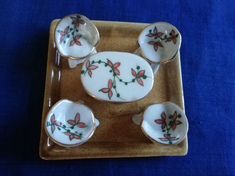 ชุดของจิ๋ว 7 แบบ สภาพดี ของใหม่ เป็นของสะสม (2 ชุดสีชมพู มาจาก ตปท.) รูปที่ 16