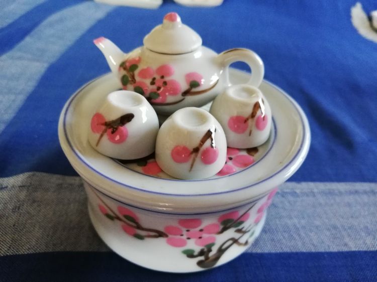 ชุดของจิ๋ว 7 แบบ สภาพดี ของใหม่ เป็นของสะสม (2 ชุดสีชมพู มาจาก ตปท.) รูปที่ 10