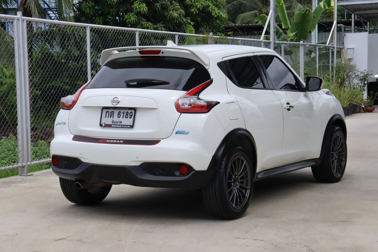 Nissan Juke 2015 1.6 V Sedan เบนซิน ไม่ติดแก๊ส เกียร์อัตโนมัติ ขาว รูปที่ 3