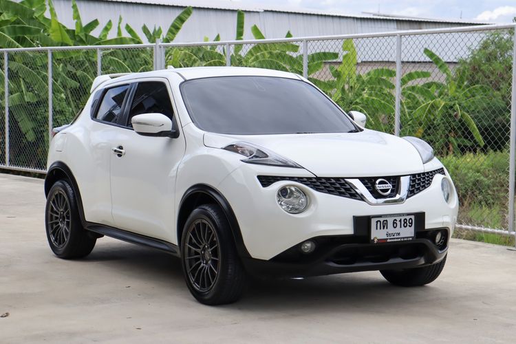 รถ Nissan Juke 1.6 V สี ขาว