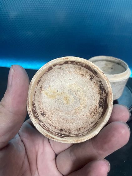 โถมีฝาดินเผาเคลือบขาว พนมกุเลน เขมรยุคต้น รูปที่ 5