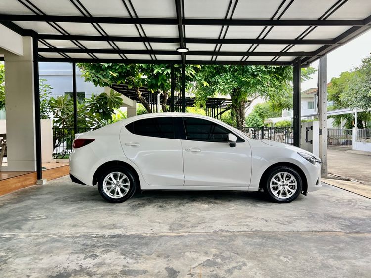 Mazda Mazda 2 2017 1.3 Sports High Connect Sedan เบนซิน ไม่ติดแก๊ส เกียร์อัตโนมัติ ขาว รูปที่ 4
