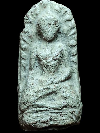 พระรอดมหาวันลำพูนสภาพหิ้งเดิมๆขี้ยุงเต็มครับ รูปที่ 2