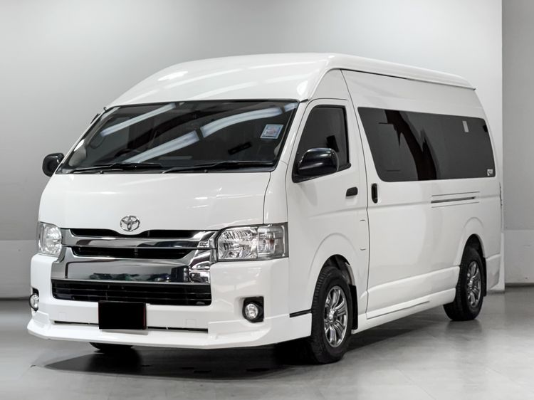 Toyota Commuter 2019 3.0 Van ดีเซล เกียร์อัตโนมัติ ขาว