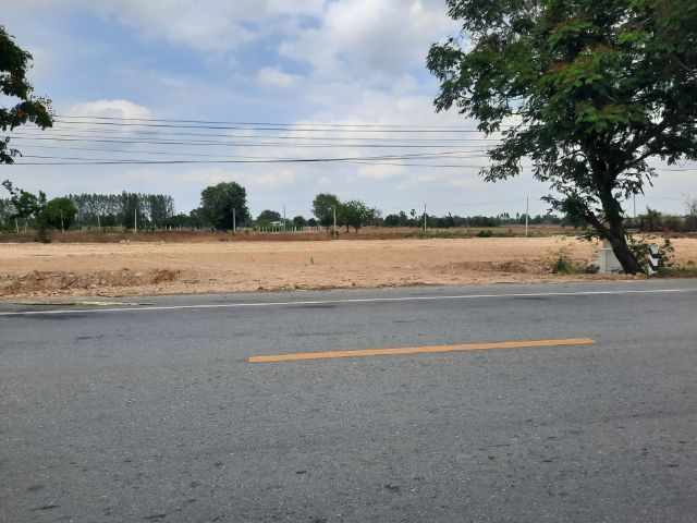 ไม่ใช่ ที่ดินติดทางหลวง รูปที่ 2