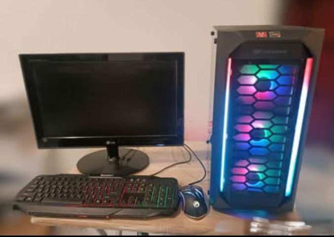 คอมพิวเตอร์ตั้งโต๊ะ