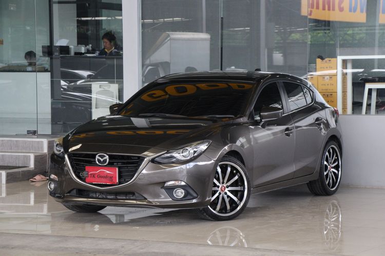 รถ Mazda Mazda3 2.0 S Sports สี น้ำตาล