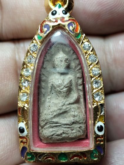 พระรอดมหาวันลำพูนสภาพหิ้งเดิมๆขี้ยุงเต็มครับ