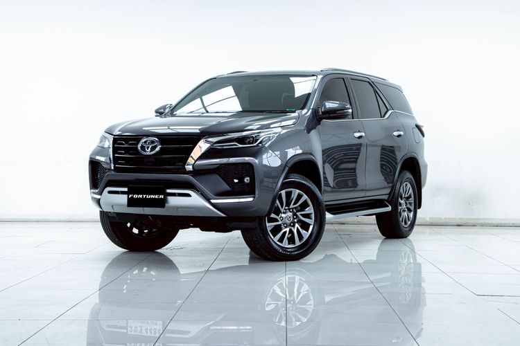 Toyota Fortuner 2021 2.4 V Utility-car ดีเซล ไม่ติดแก๊ส เกียร์อัตโนมัติ เทา