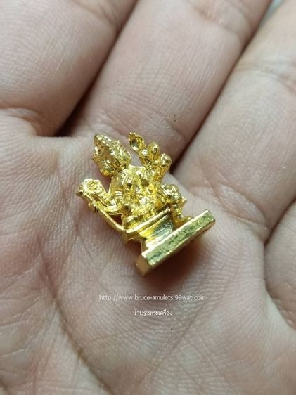 รูปหล่อพระพรหมสี่หน้า หลวงปู่ดู่ วัดสะแก อยุธยา ปี๒๕๒๕ รุ่นตลาดเจ้าพรหม เนื้อกะไหล่ทอง รูปที่ 2