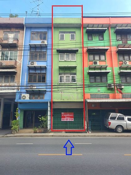 ขายถูกอาคารพาณิชย์ 3.75 ชั้น ซอยเอกชัย 35 แขวงบางขุนเทียน เขตจอมทอง เนื้อที่ดิน 29 ตรว.  3 นอน 2 น้ำ  ขายตามสภาพ  ติดถนนใหญ่ 