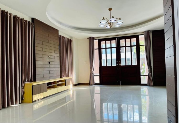 ตกแต่งครบ 2015 ไม่ใช่ บ้านเดี่ยวหรู หลังใหญ่อลัง บางแสน สามมุข รูปที่ 4