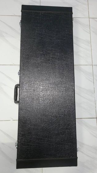 Hardcase TAKABE Vintage Japan ฮาร์ดเคสกีต้าร์ทรง Dreadnought 41"วัสดุหนังสีดำ ภายในบุกำมะหยี่สีน้ำเงิน ตัวล้อค บานพับ หูหิ้ว ใช้งานได้ปกติ รูปที่ 9