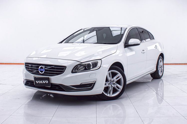 รถ Volvo S60 1.6 Drive สี ขาว