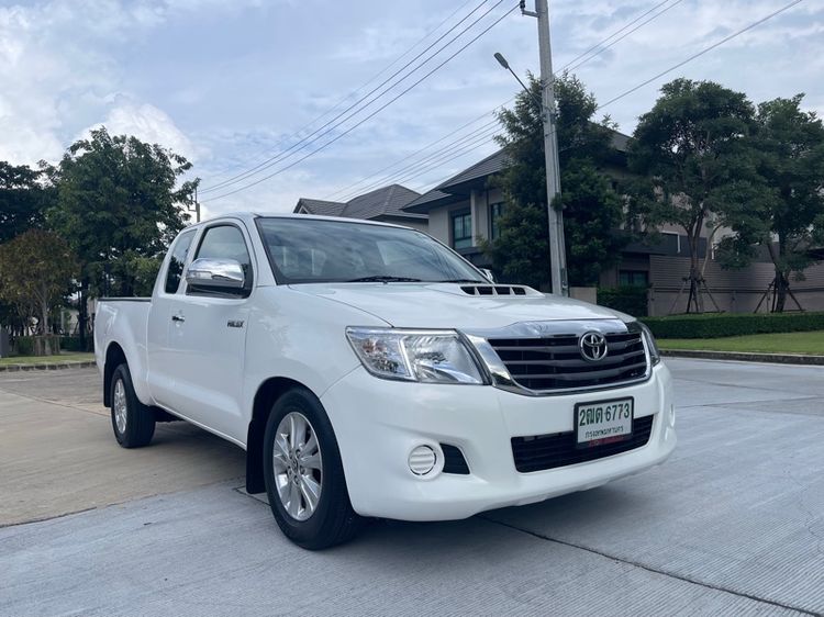 Toyota Hilux Vigo Champ 2013 Smart Cab 2.5 J Pickup ดีเซล ไม่ติดแก๊ส เกียร์ธรรมดา ขาว รูปที่ 2
