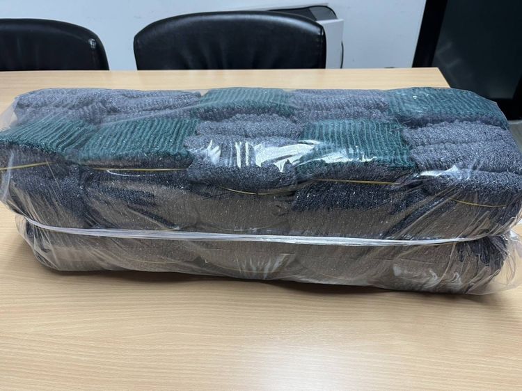 ขาย ถุงมือไหมพรม และผ้าปิดจมูกสีขาว จำนวนมาก มือ หนึ่งทั้งหมด. รูปที่ 8