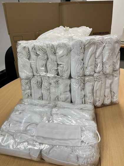 ขาย ถุงมือไหมพรม และผ้าปิดจมูกสีขาว จำนวนมาก มือ หนึ่งทั้งหมด. รูปที่ 3