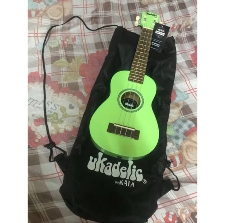 ส่งต่อสุดคุ้มอูคูเลเล่สีสภาพใหม่มือ2สีเขียวเหนี่ยวทรัพย์สวยสะดุดไม่เหมือนซ้ำใคร