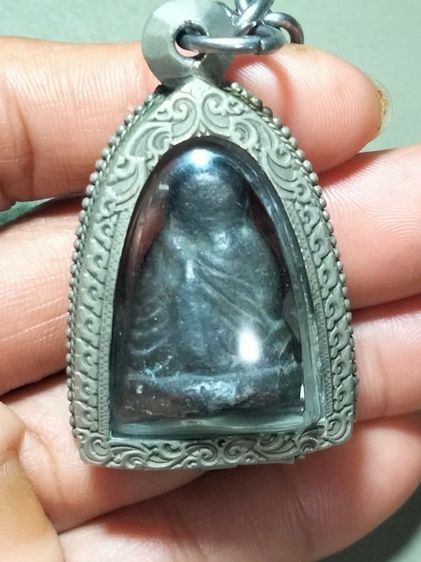 หลวงพ่อเงินปืนแตกหน้านิยมสุดปล่อยพระในคอ รูปที่ 2