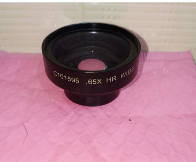 เลนส์
Century Precision Optics 0.65x Wide-Angle Converterเป็นเลนส์แปลงมุมกว้างที่ใช้สำหรับกล้องVDO