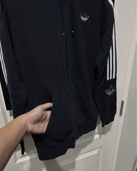 เสื้อสเวิต์เตอร์สีดำ(ฮู้ด) แบรนด์ Addidas รูปที่ 4
