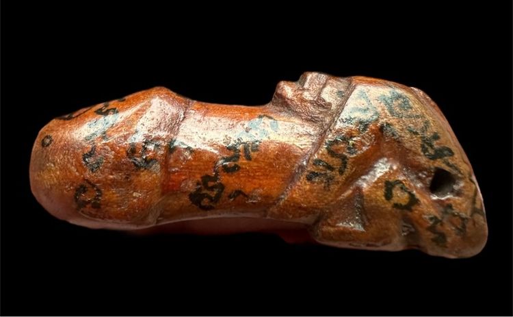 ปลัดขิก เนื้อไม้ หลวงพ่อกลั่น วัดอินทราวาส อ่างทอง ยาวประมาณ 2นิ้ว ศิลป์สวย จารยันต์เต็ม เก่าเดิมๆ 