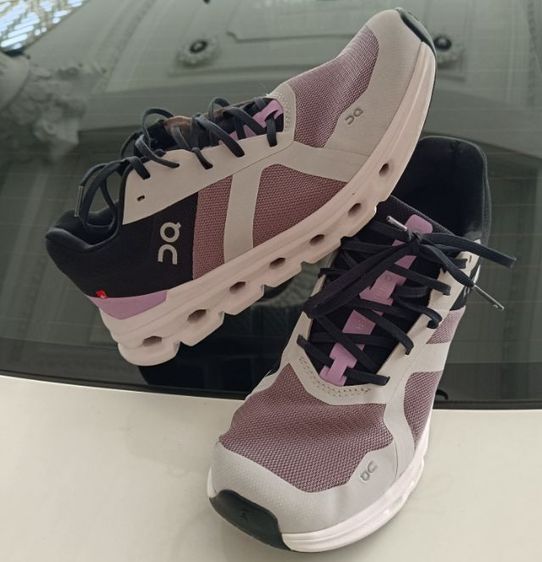 ขาย On Clould Runner  size 42.5 -275cm ของแท้ สภาพสวย รูปที่ 2