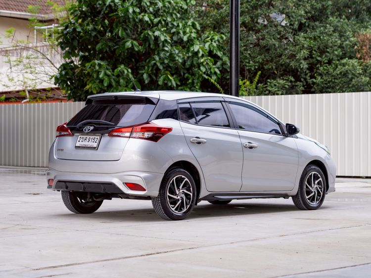 Toyota Yaris 2021 1.2 Sport Sedan เบนซิน ไม่ติดแก๊ส เกียร์อัตโนมัติ บรอนซ์เงิน รูปที่ 4