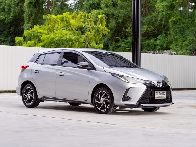 Toyota Yaris 2021 1.2 Sport Sedan เบนซิน ไม่ติดแก๊ส เกียร์อัตโนมัติ บรอนซ์เงิน
