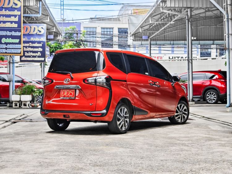 Toyota Sienta 2017 1.5 V Utility-car เบนซิน เกียร์อัตโนมัติ ส้ม รูปที่ 3