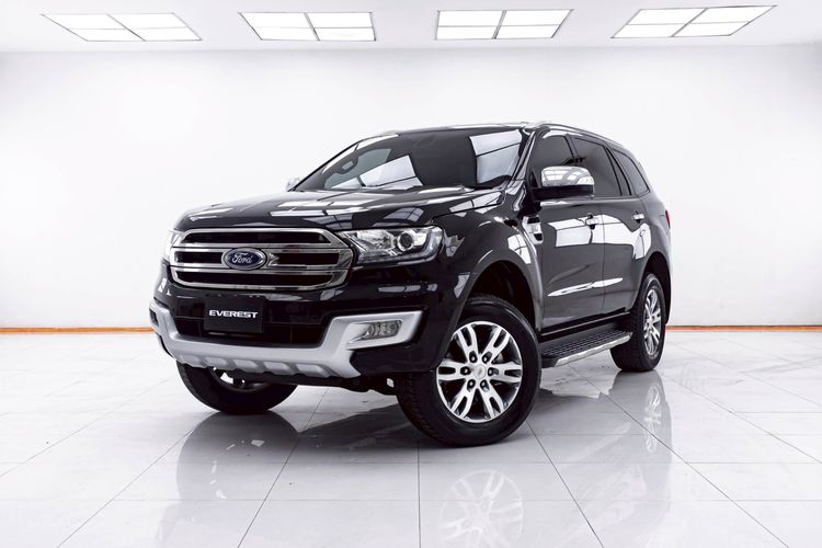 รถ Ford Everest 2.2 Titanium สี ดำ