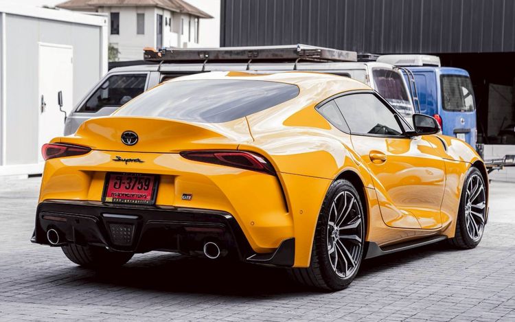 Toyota Supra 2024 2.0 GR Sedan เบนซิน ไม่ติดแก๊ส เกียร์อัตโนมัติ เหลือง รูปที่ 4