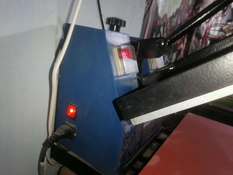 เครื่องรีดร้อน 1400 วัตได้ เตาอบเสื้อ ไฟฟ้า ตั้งค่าความร้อนได้ 50-250 องศา ไม่เคยตั้งมากกว่านี้  ตั้งเวลาร้องเตือนได้ จะอบกี่วินาที ขนาด 38x รูปที่ 3