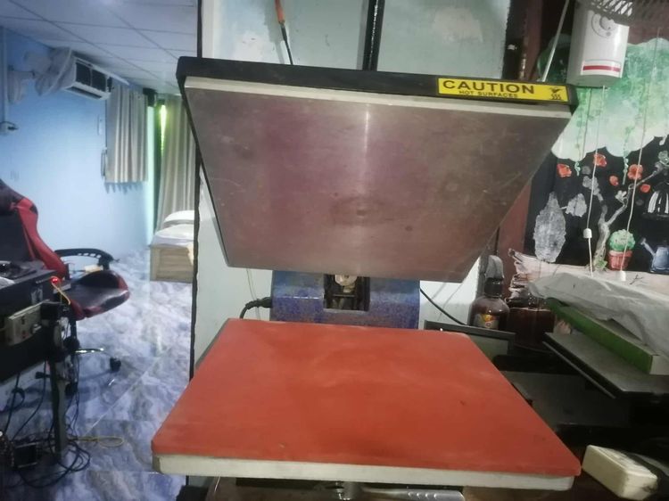 เครื่องรีดร้อน 1400 วัตได้ เตาอบเสื้อ ไฟฟ้า ตั้งค่าความร้อนได้ 50-250 องศา ไม่เคยตั้งมากกว่านี้  ตั้งเวลาร้องเตือนได้ จะอบกี่วินาที ขนาด 38x