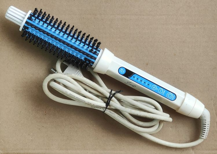 Sassy me Brush Iron size 26 mm (สินค้ามือสอง)