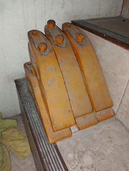 เขี้ยวเล็บรถตัก  โคมัตสุ