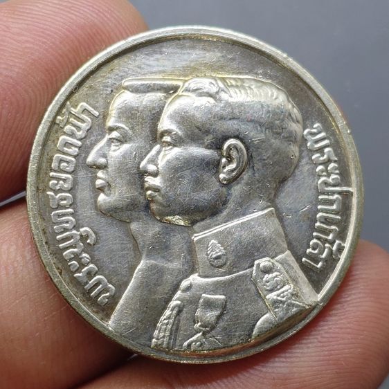 เหรียญที่ระลึกประดับแพรแถบ งานเฉลิมฉลองพระนครครบรอบ 150 ปี พ.ศ.2475 สภาพสวย ตัดห่วง รูปที่ 3