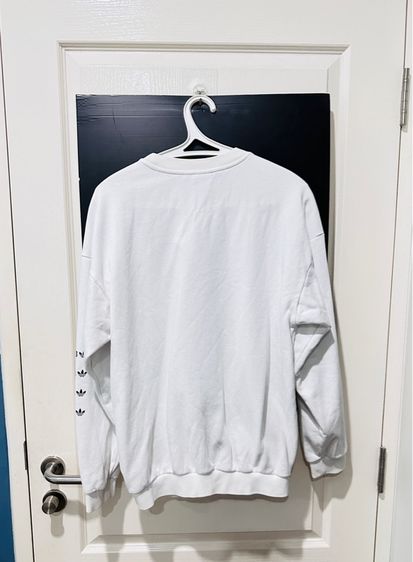 เสื้อสเวิต์เตอร์สีขาว แบรนด์ Addidas รูปที่ 2