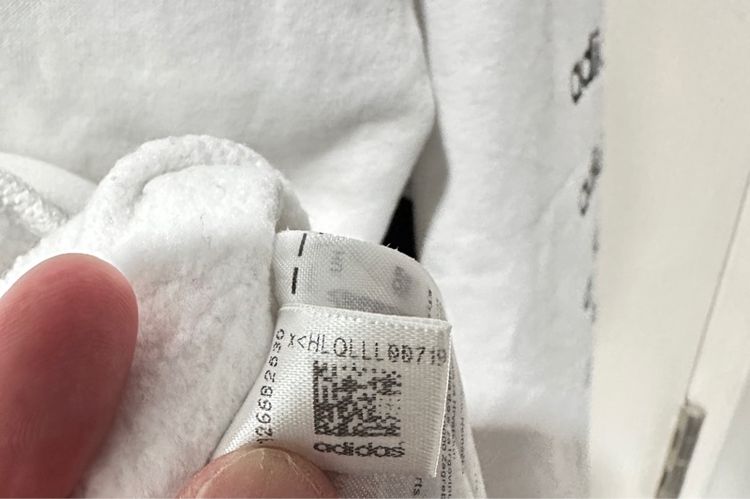 เสื้อสเวิต์เตอร์สีขาว แบรนด์ Addidas รูปที่ 4